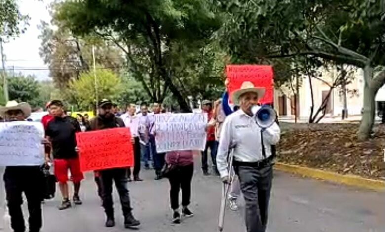Laas demandas de los ciudadanos en contr del alcalde Educardo GAttas Baez presidente municipal de Victoria TAmaulipias, semaforos inservibles,